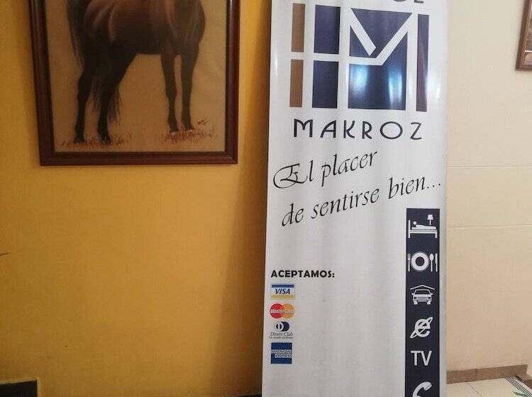 Hotel Makroz