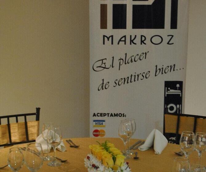 Hotel Makroz