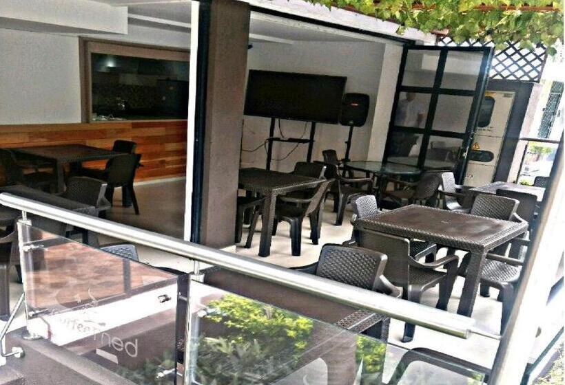 فندق Med Laureles