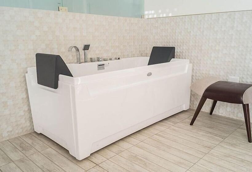 Отель Natural Green Lounge