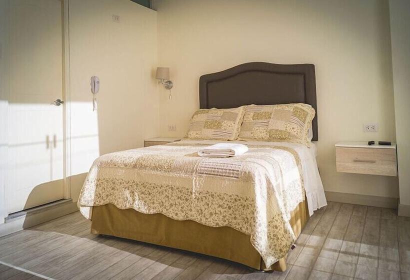 Отель Natural Green Lounge