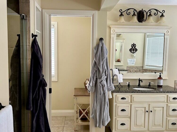 فندق Norfolk Guest House Inn