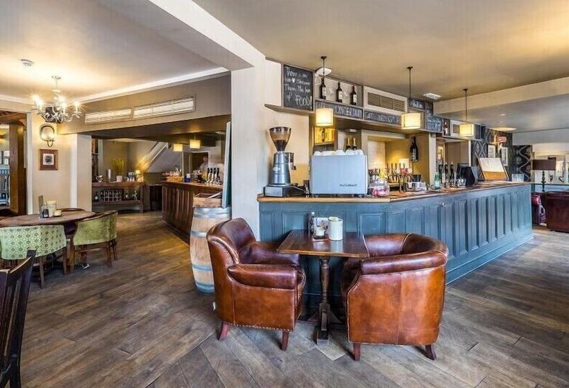 בית מלון כפרי Red Lion