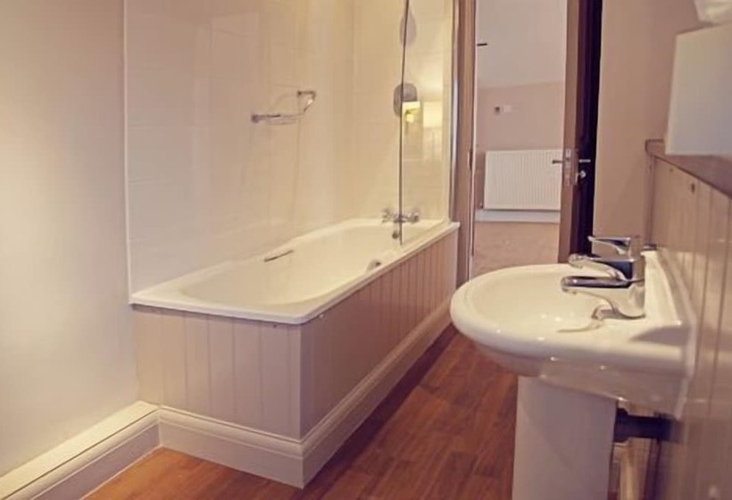 בית מלון כפרי Red Lion