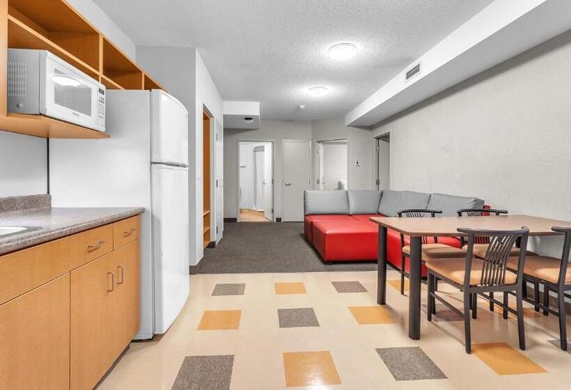 فندق Residence & Conference Centre   London