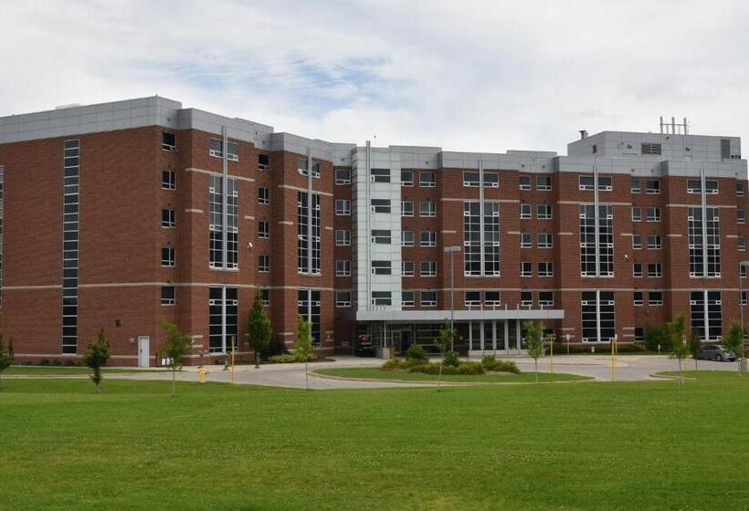 فندق Residence & Conference Centre   London