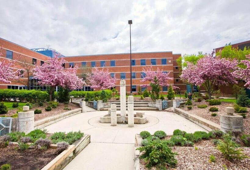 فندق Residence & Conference Centre   London