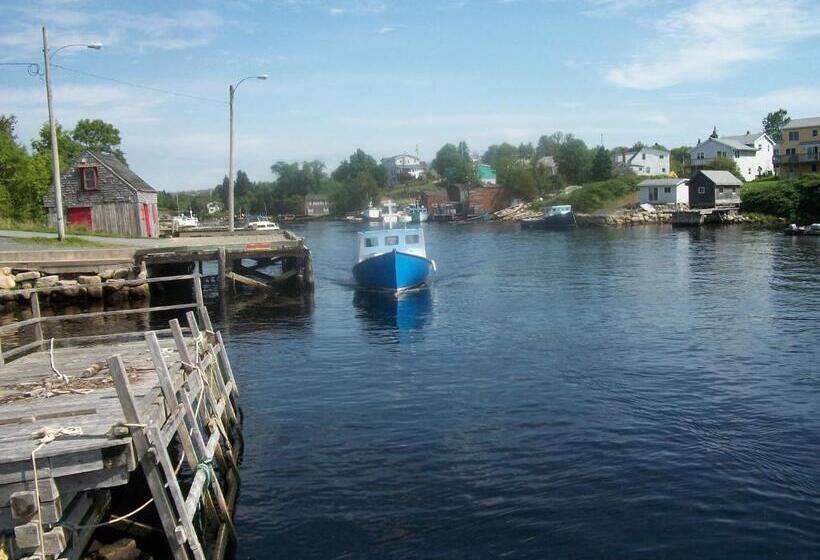 Отель Sal S Bed And Breakfast By The Sea