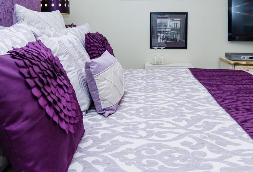 Отель Seasons Above The Bay Guest Suites And B&b