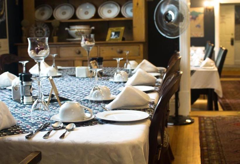 فندق Shipwright Inn