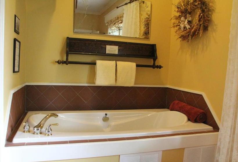 فندق Shipwright Inn