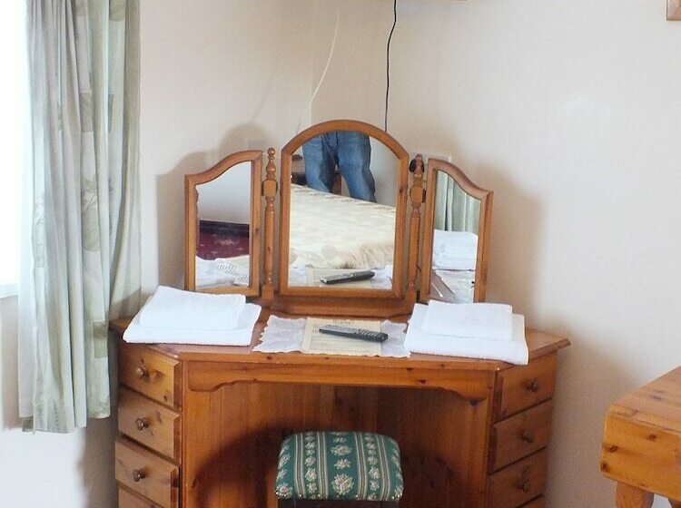 בית מלון כפרי Silverdale Lodge