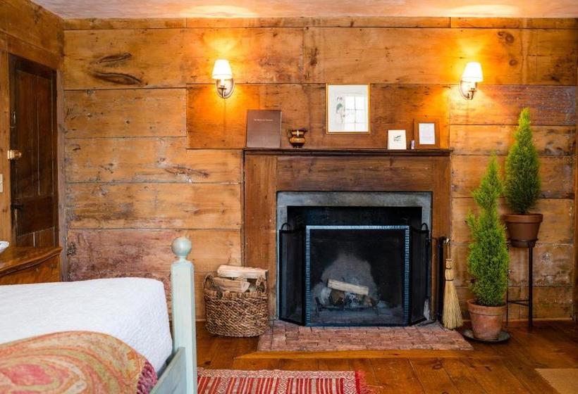 Отель The Old Inn On The Green