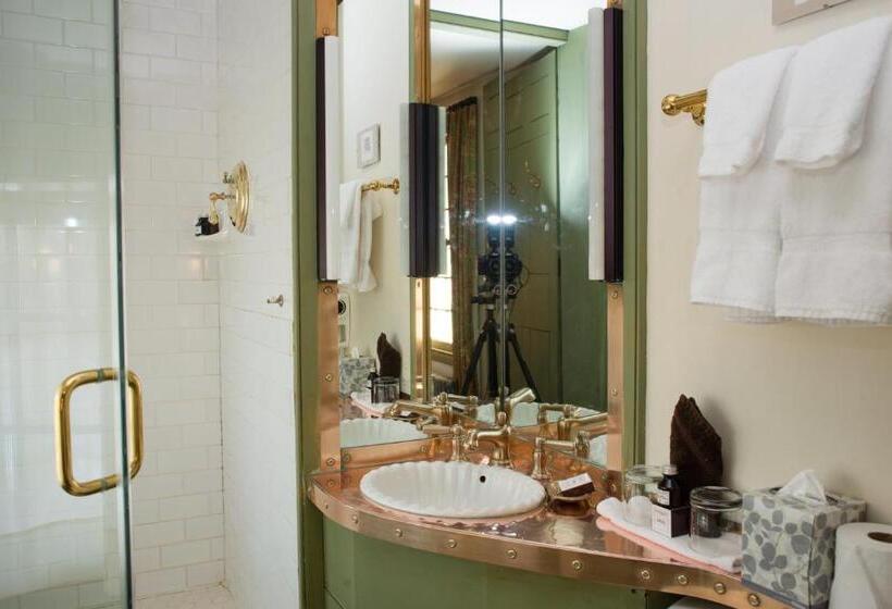 Отель The Old Inn On The Green