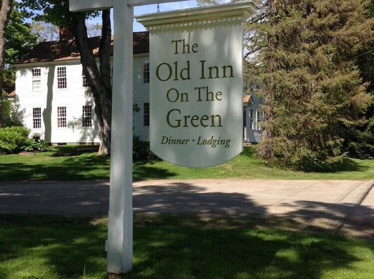 Отель The Old Inn On The Green