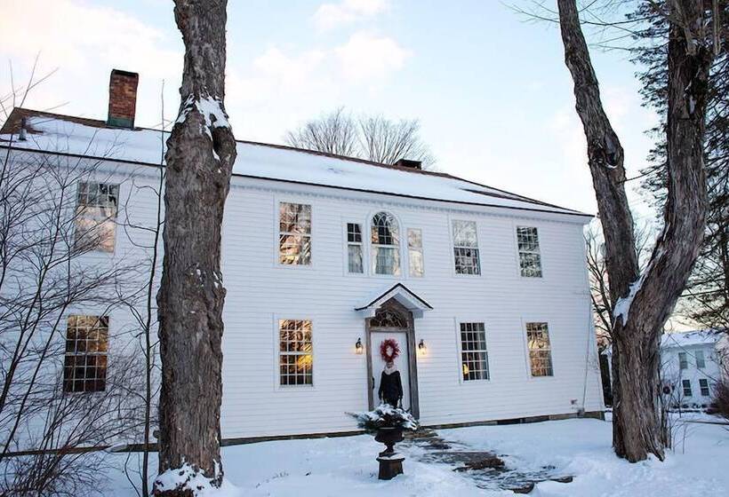 Отель The Old Inn On The Green