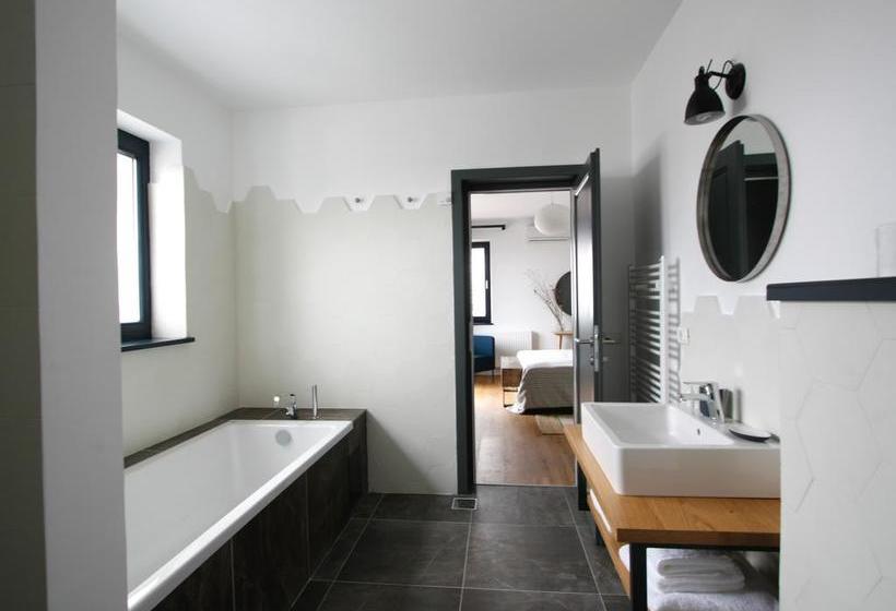 ホテル The Pines Boutique Villa