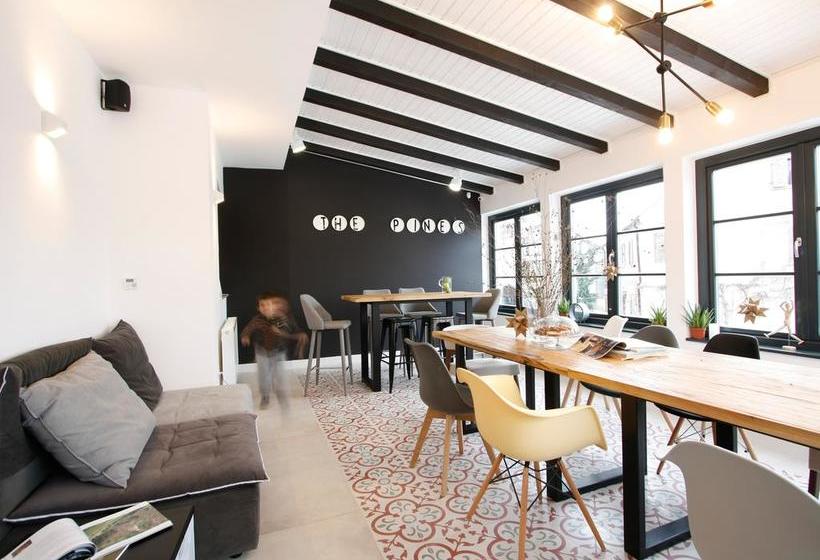 ホテル The Pines Boutique Villa