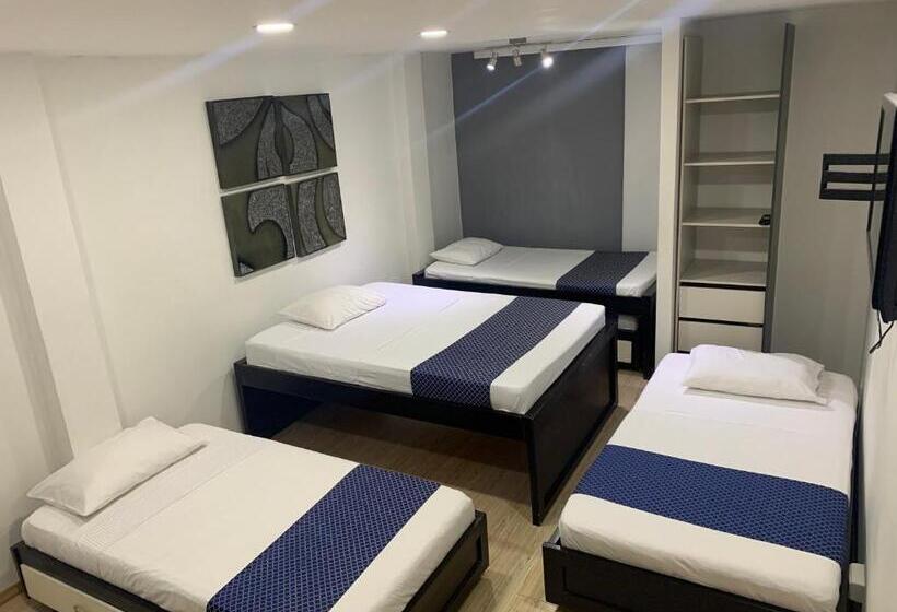 Отель Travelers Sport