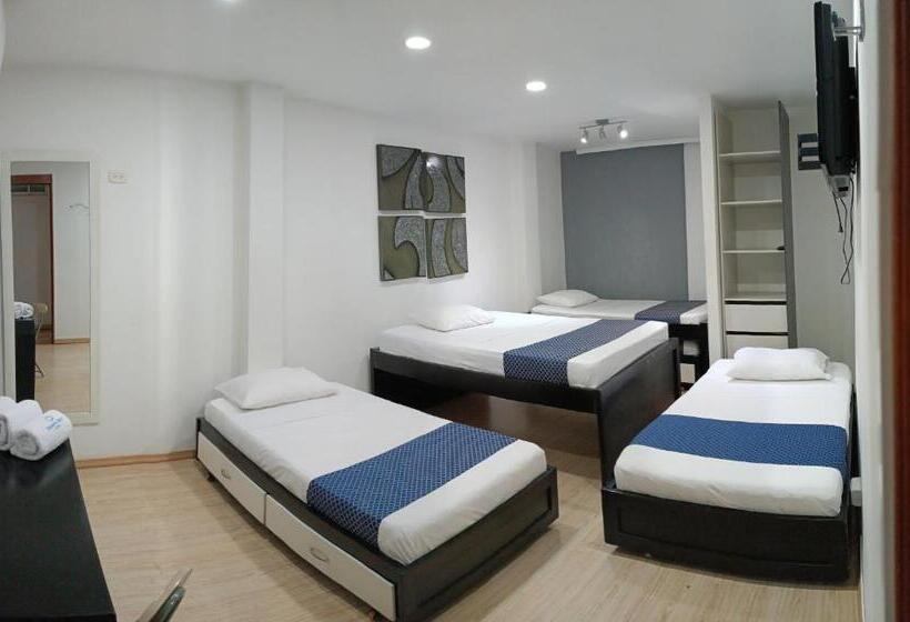 Отель Travelers Sport