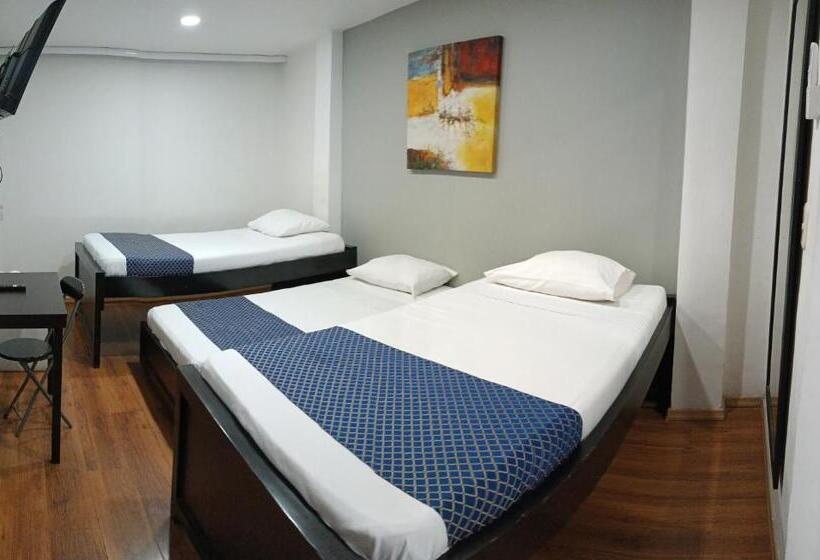 Отель Travelers Sport