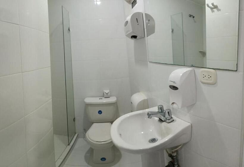 Отель Travelers Sport