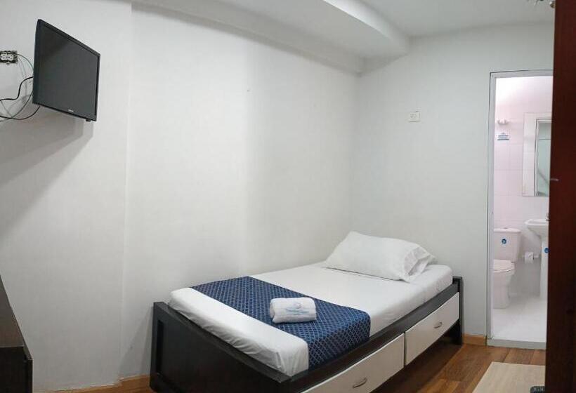 Отель Travelers Sport