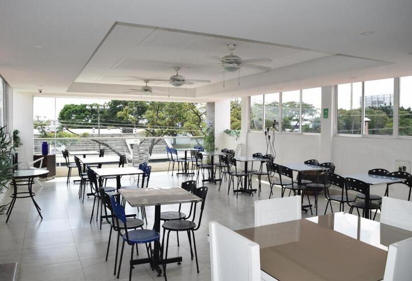 Отель Travelers Sport