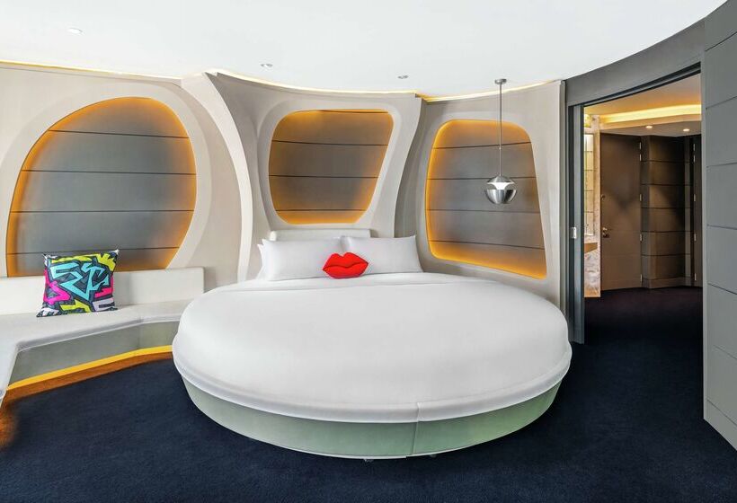 V Hotel Dubai, Curio Collection By Hilton