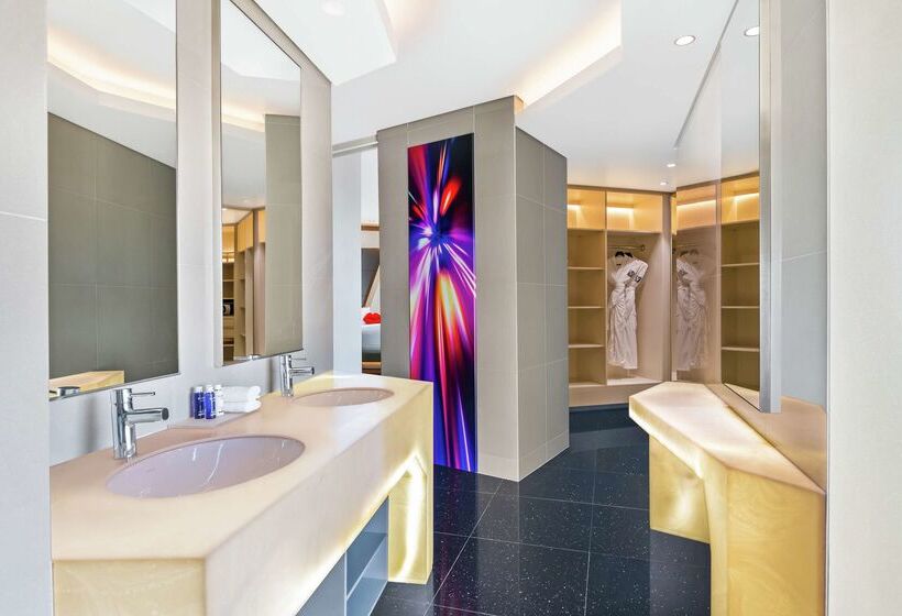 V Hotel Dubai, Curio Collection By Hilton