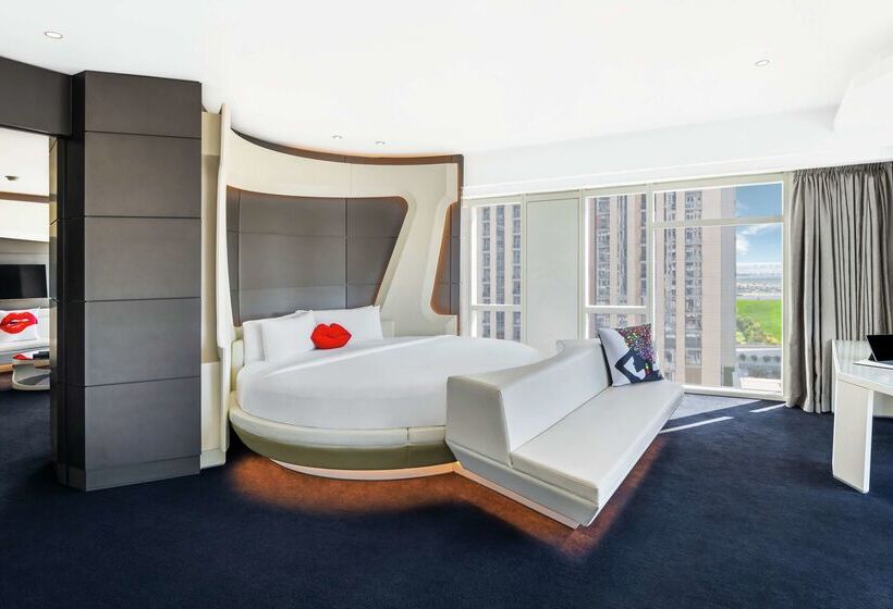 V Hotel Dubai, Curio Collection By Hilton