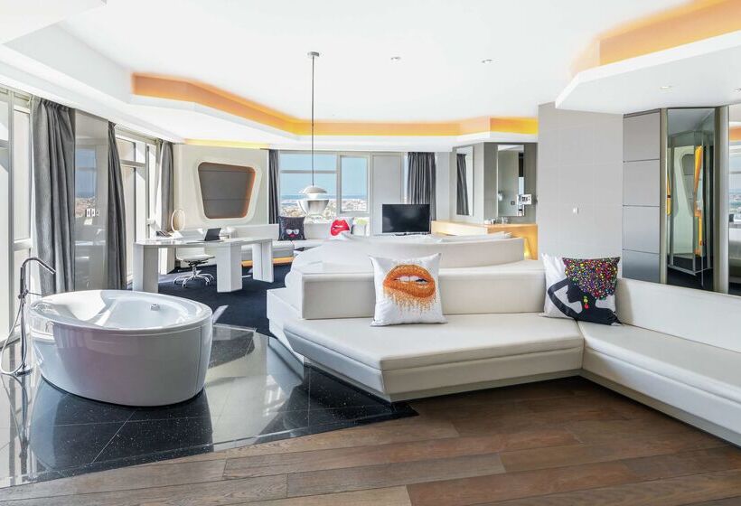 V Hotel Dubai, Curio Collection By Hilton