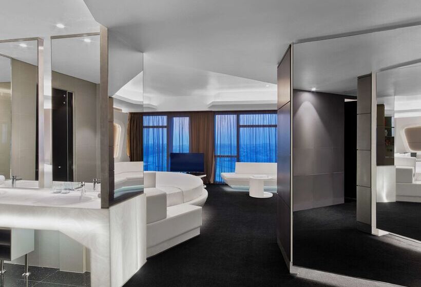 V Hotel Dubai, Curio Collection By Hilton