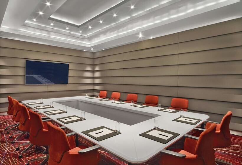 V Hotel Dubai, Curio Collection By Hilton