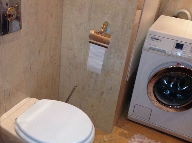 فندق Weena House