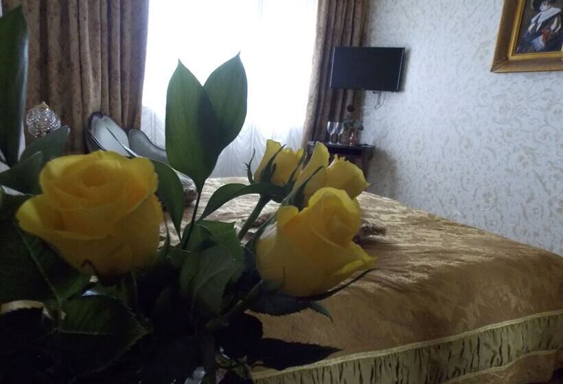 فندق Weena House