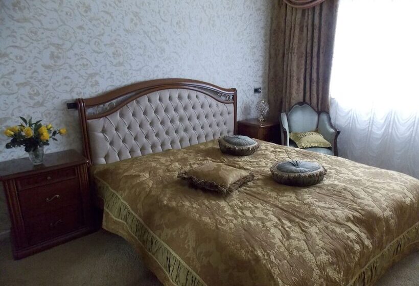 فندق Weena House