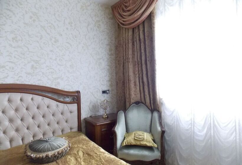 فندق Weena House