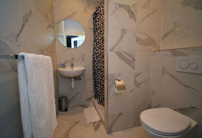 호텔 Will & Tate City Stay