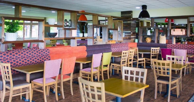 בית מלון כפרי Yarnfield Park Training And Conference Centre