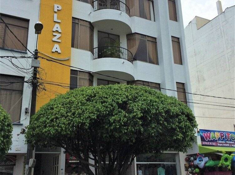 בית מלון כפרי Yopal Plaza