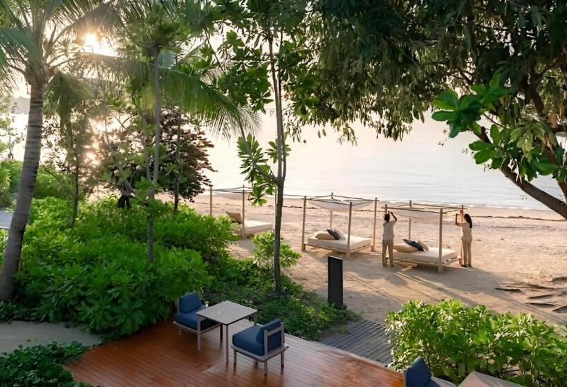 استراحتگاه The Source Herbal Detox Retreat