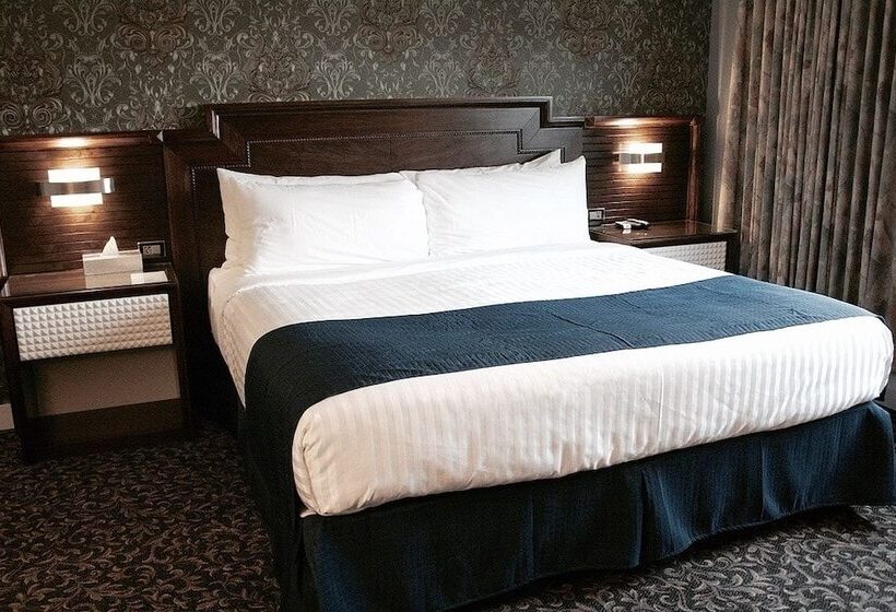 The Deluxe Hotel Vancouver