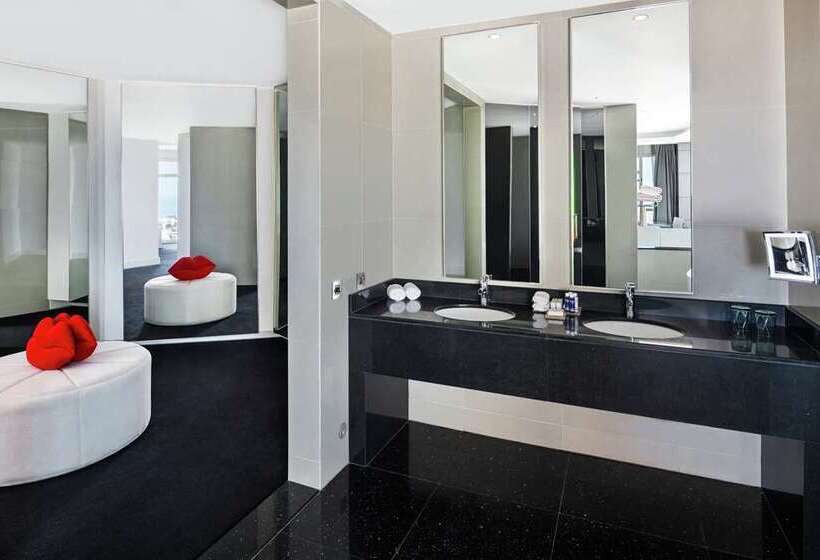 V Hotel Dubai, Curio Collection By Hilton