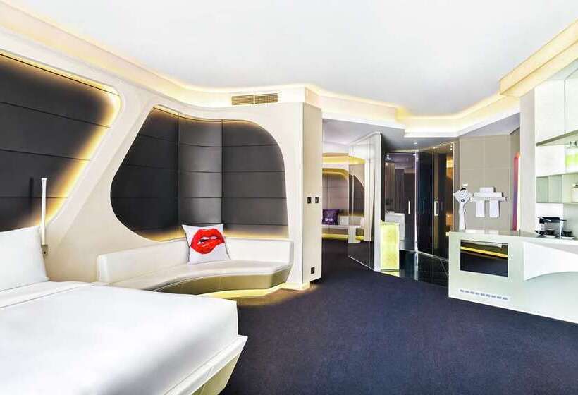 V Hotel Dubai, Curio Collection By Hilton