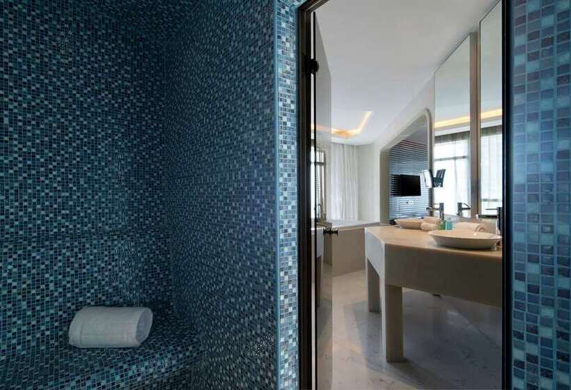 V Hotel Dubai, Curio Collection By Hilton