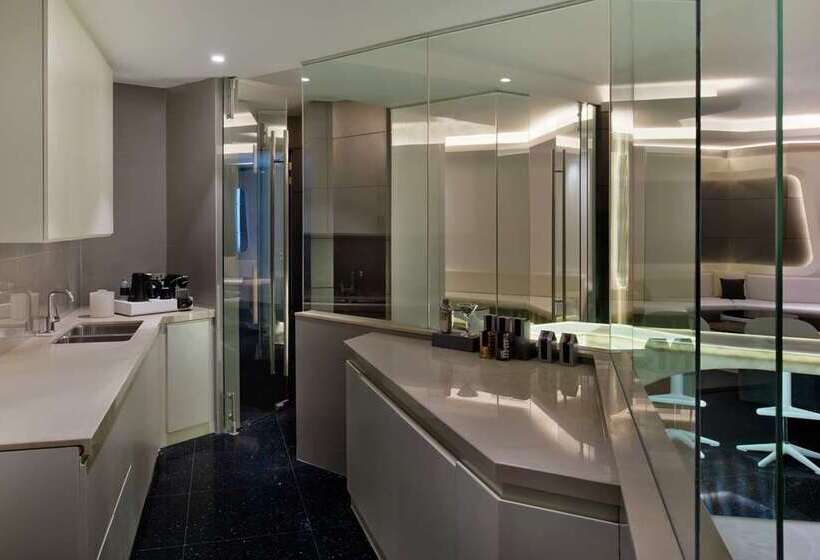 V Hotel Dubai, Curio Collection By Hilton