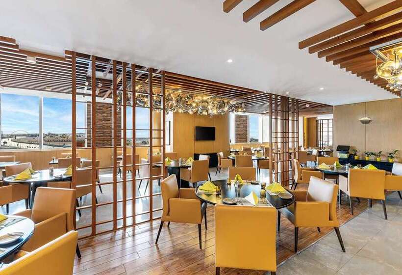 V Hotel Dubai, Curio Collection By Hilton