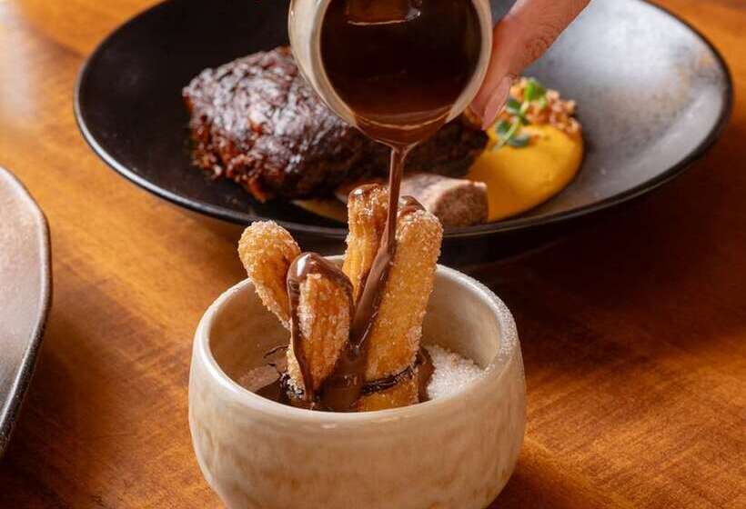 V Hotel Dubai, Curio Collection By Hilton