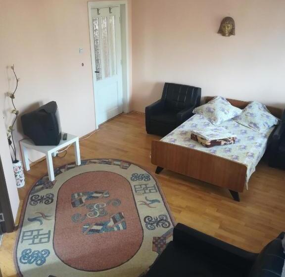 הוסטל Helga House